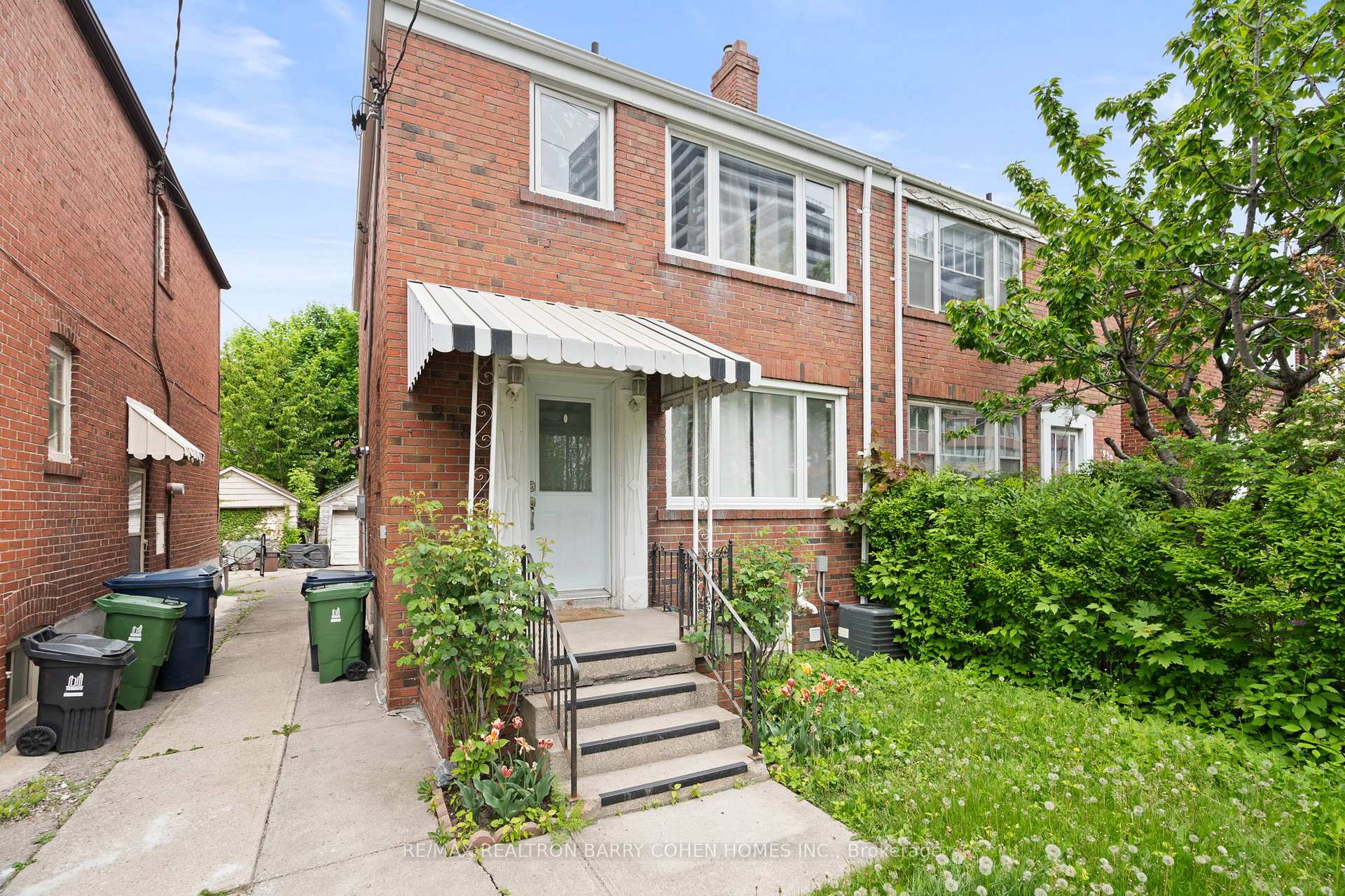 Photo 1 of 918 Eglinton Avenue E, Toronto, Leaside — HOMEH