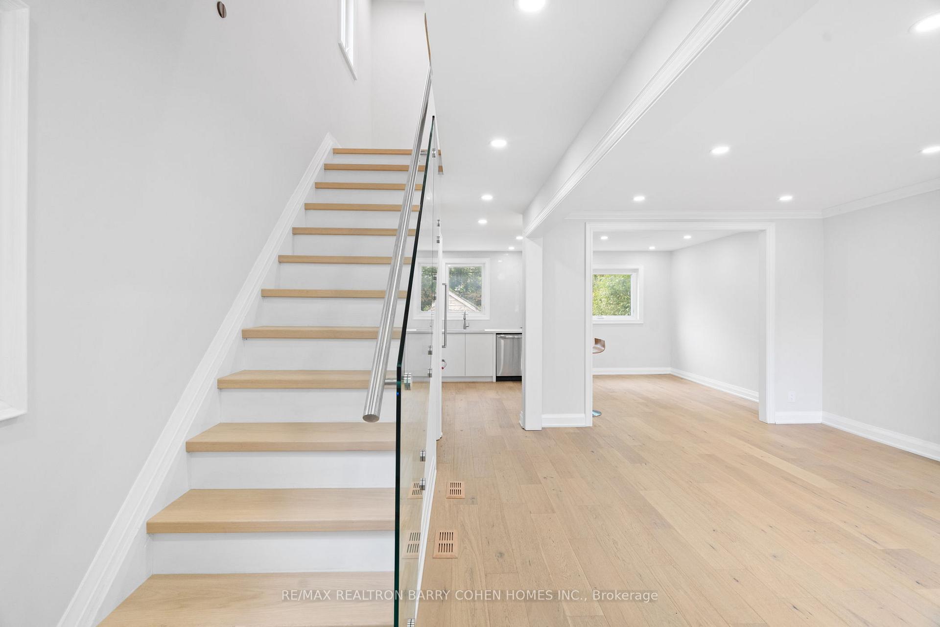 Photo 3 of 918 Eglinton Avenue E, Toronto, Leaside — HOMEH