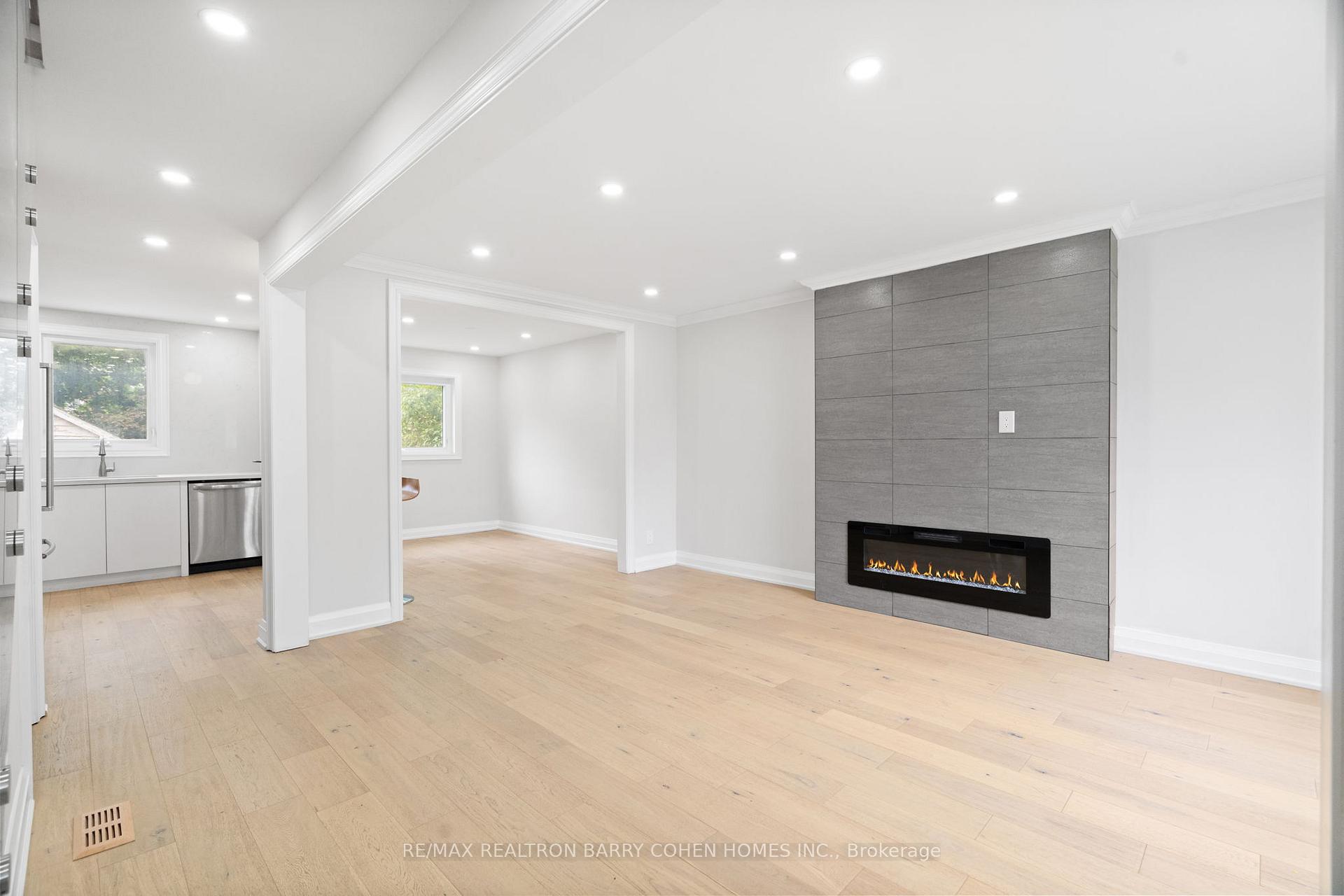 Photo 5 of 918 Eglinton Avenue E, Toronto, Leaside — HOMEH