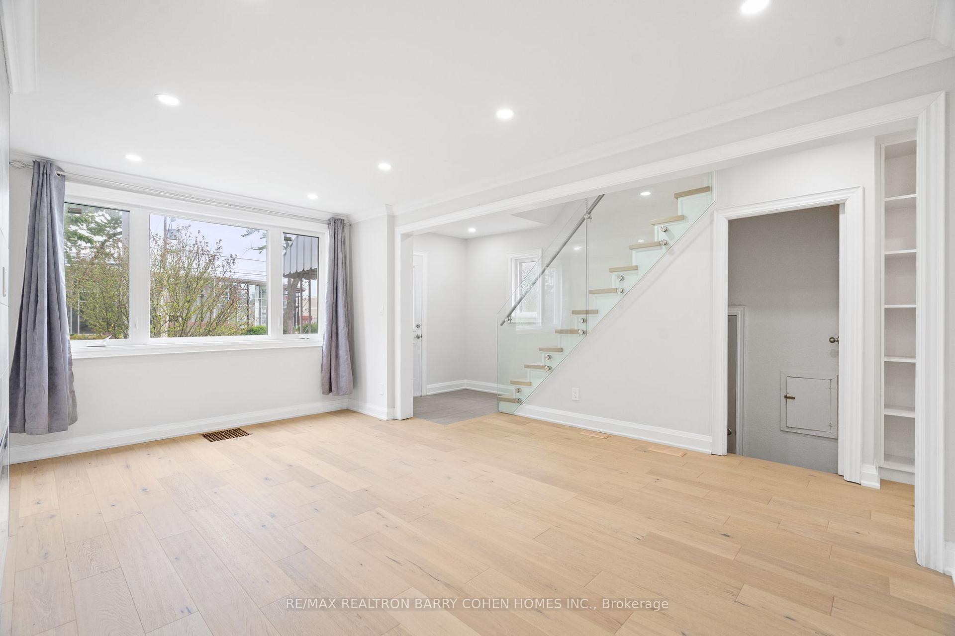Photo 10 of 918 Eglinton Avenue E, Toronto, Leaside — HOMEH