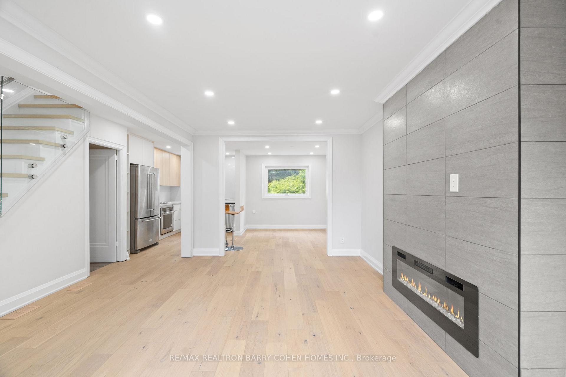 Photo 11 of 918 Eglinton Avenue E, Toronto, Leaside — HOMEH