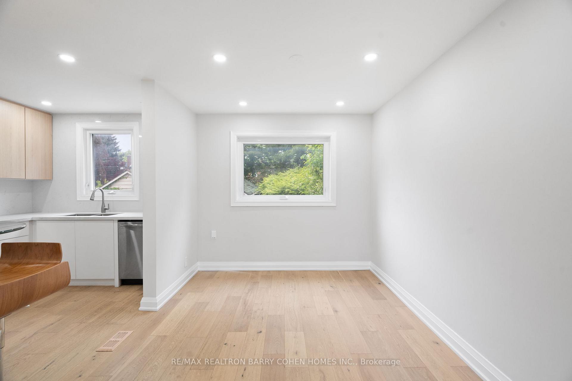 Photo 15 of 918 Eglinton Avenue E, Toronto, Leaside — HOMEH