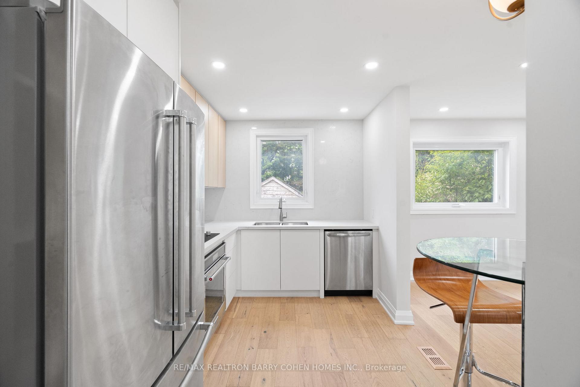 Photo 16 of 918 Eglinton Avenue E, Toronto, Leaside — HOMEH