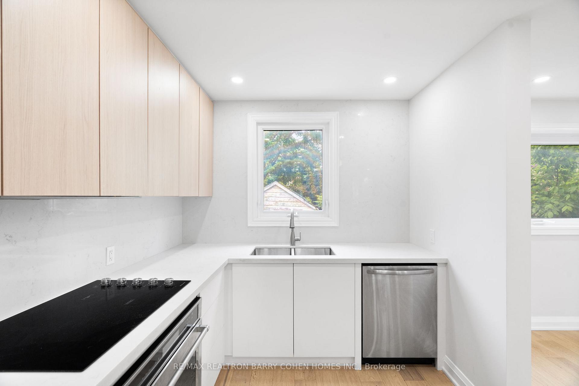 Photo 17 of 918 Eglinton Avenue E, Toronto, Leaside — HOMEH