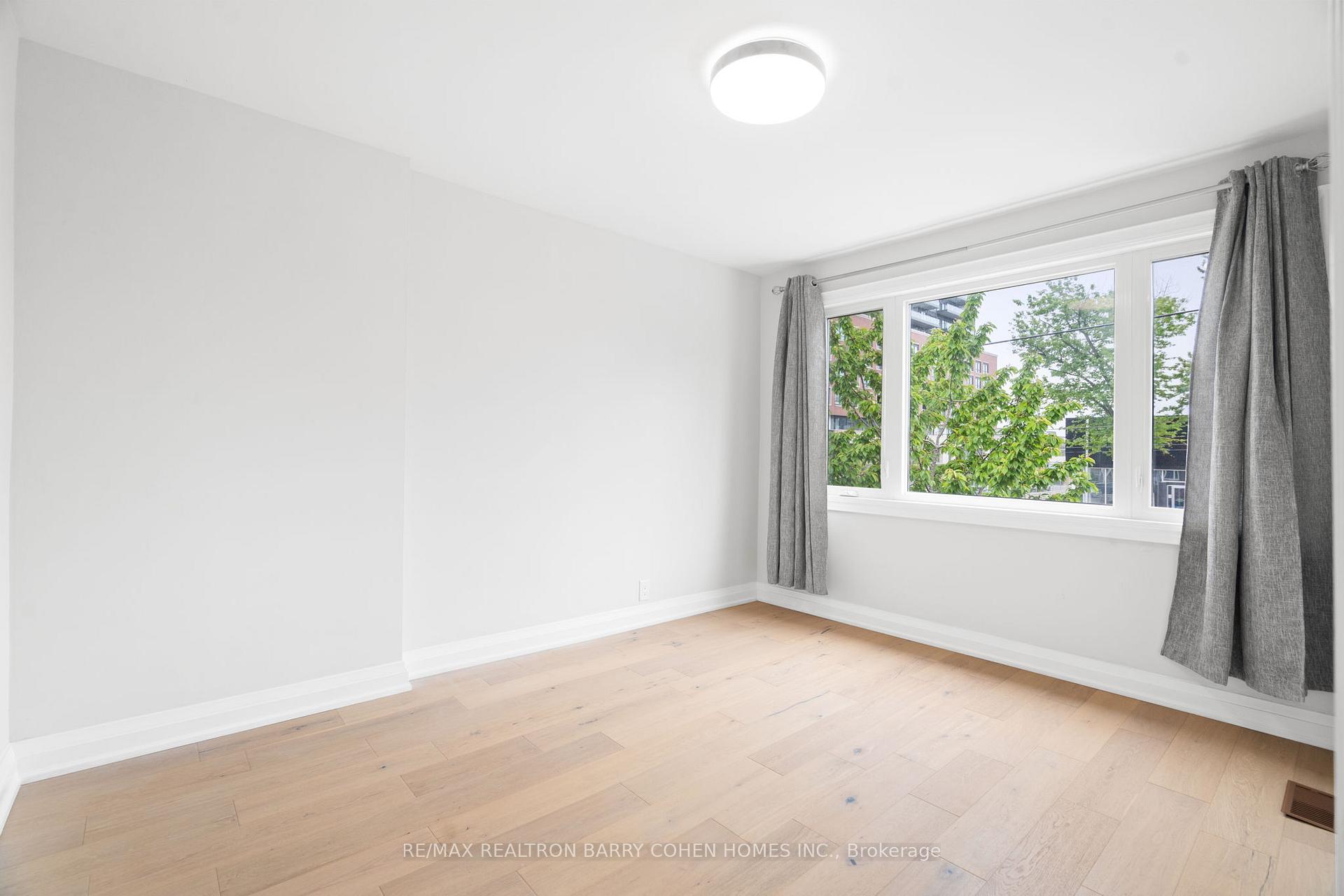 Photo 25 of 918 Eglinton Avenue E, Toronto, Leaside — HOMEH
