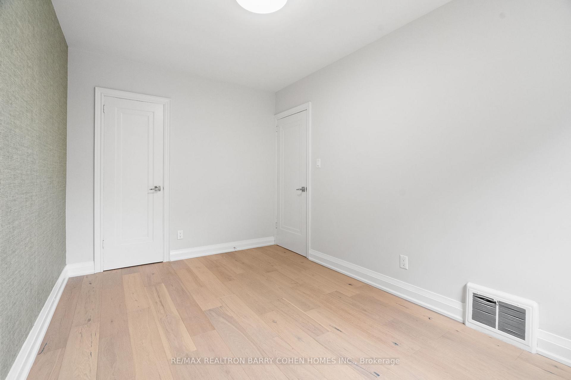 Photo 28 of 918 Eglinton Avenue E, Toronto, Leaside — HOMEH