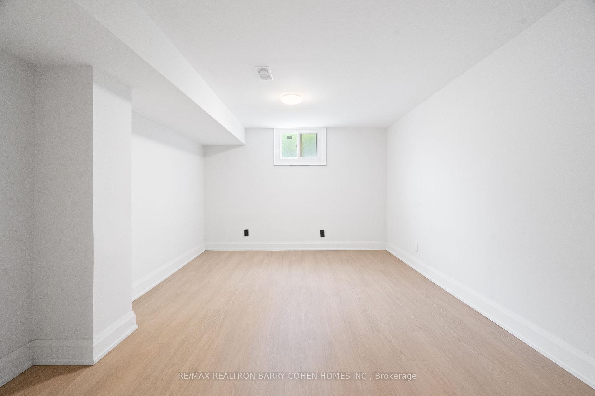 Photo 35 of 918 Eglinton Avenue E, Toronto, Leaside — HOMEH