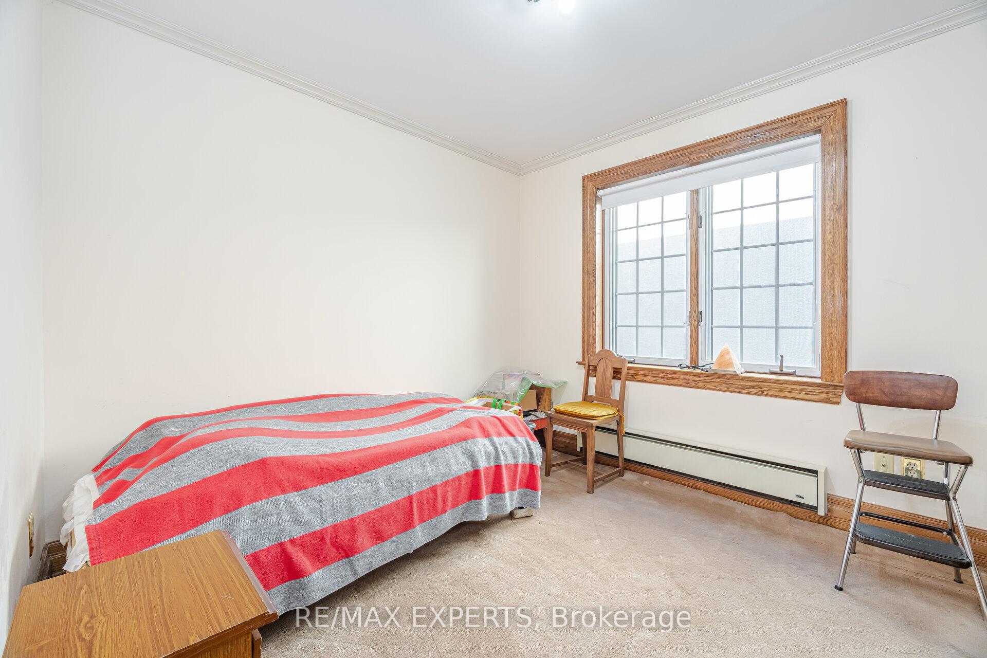 Photo 15 of 121 Belsize Drive, Toronto, Mount Pleasant West — HOMEH