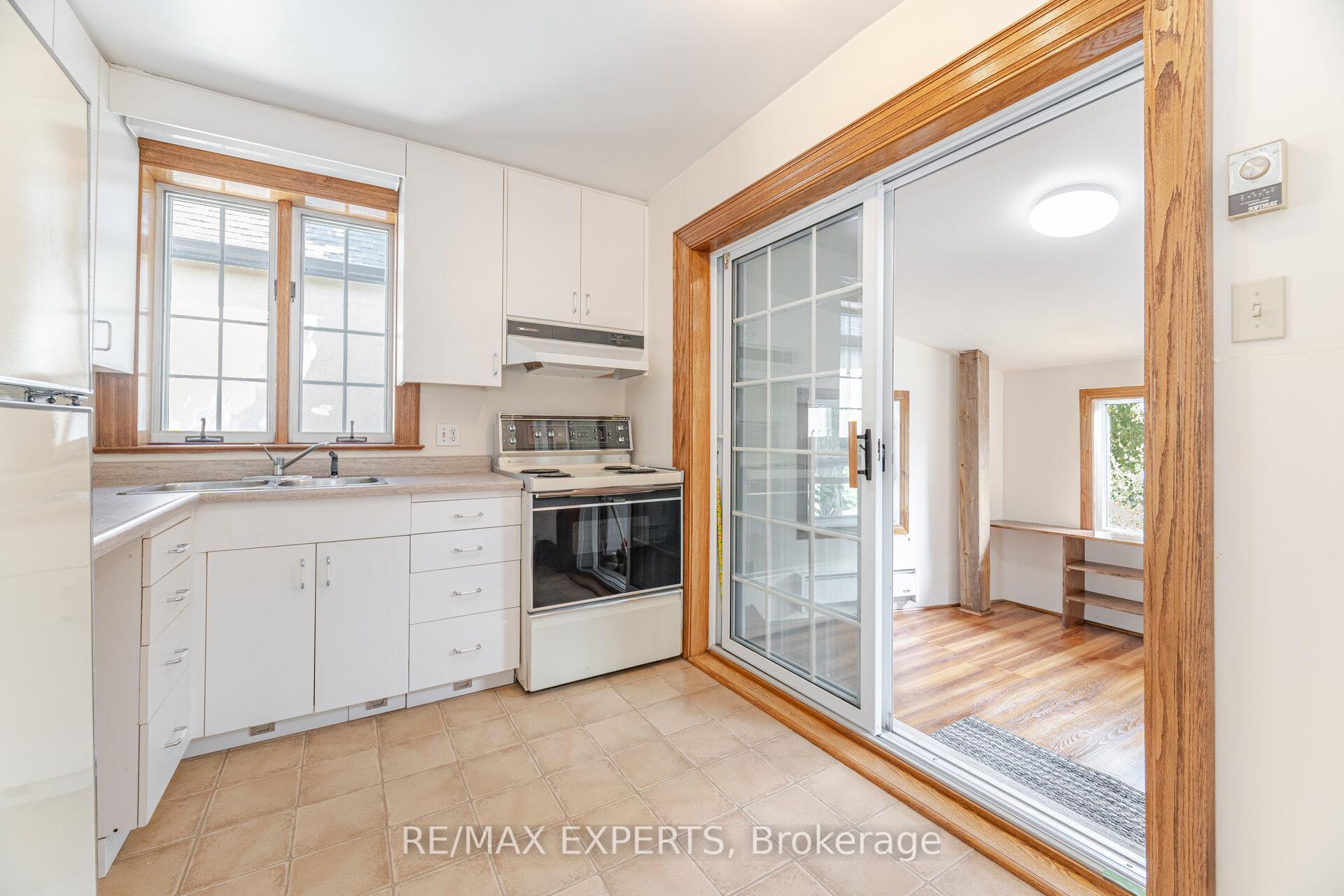 Photo 26 of 121 Belsize Drive, Toronto, Mount Pleasant West — HOMEH