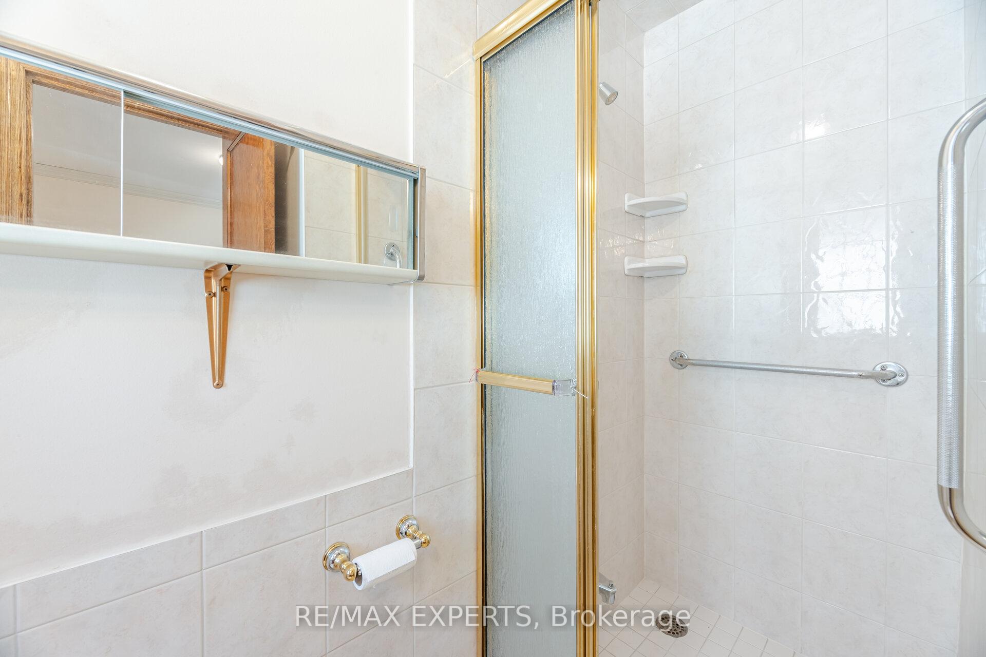Photo 35 of 121 Belsize Drive, Toronto, Mount Pleasant West — HOMEH