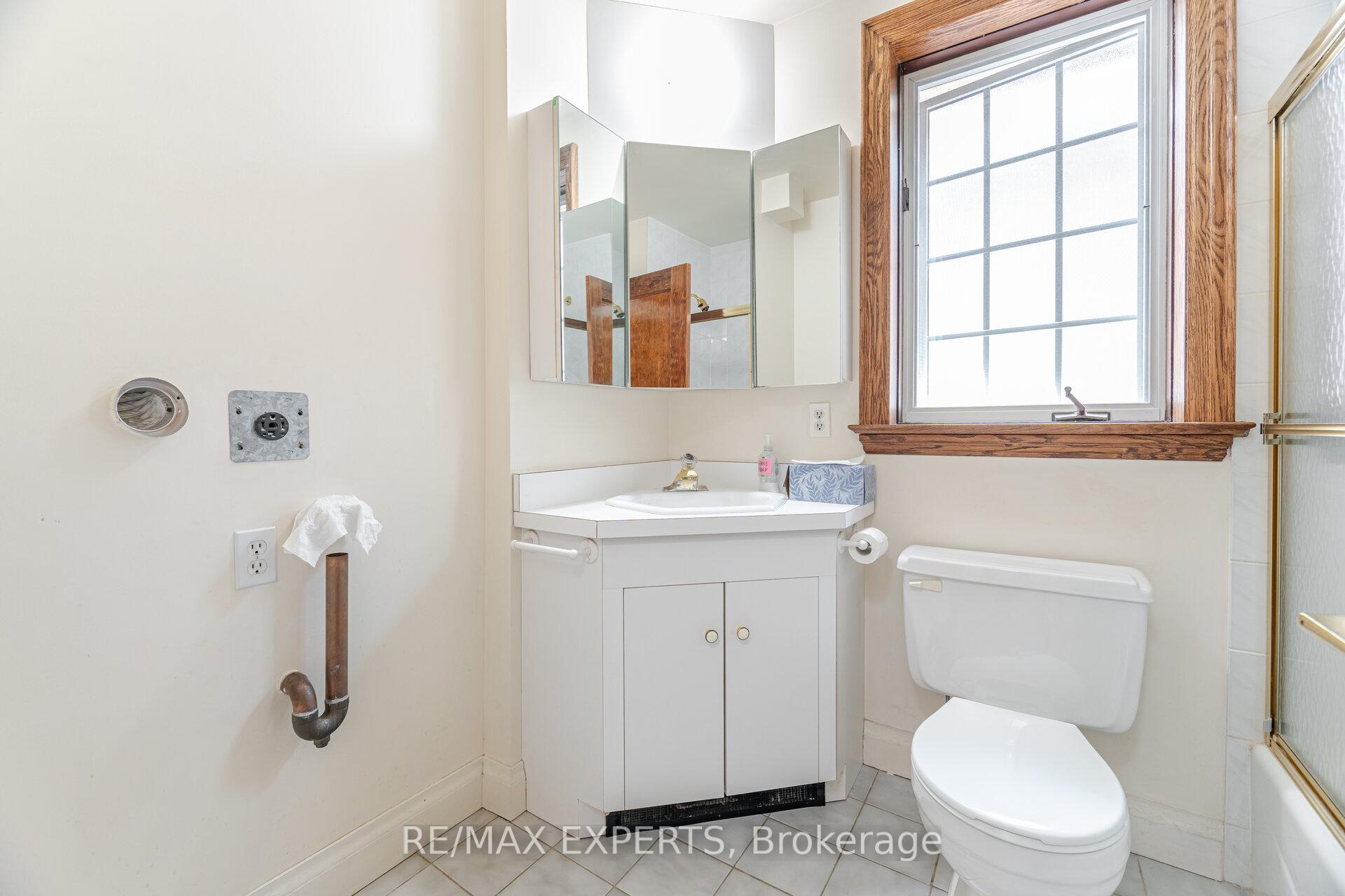 Photo 40 of 121 Belsize Drive, Toronto, Mount Pleasant West — HOMEH