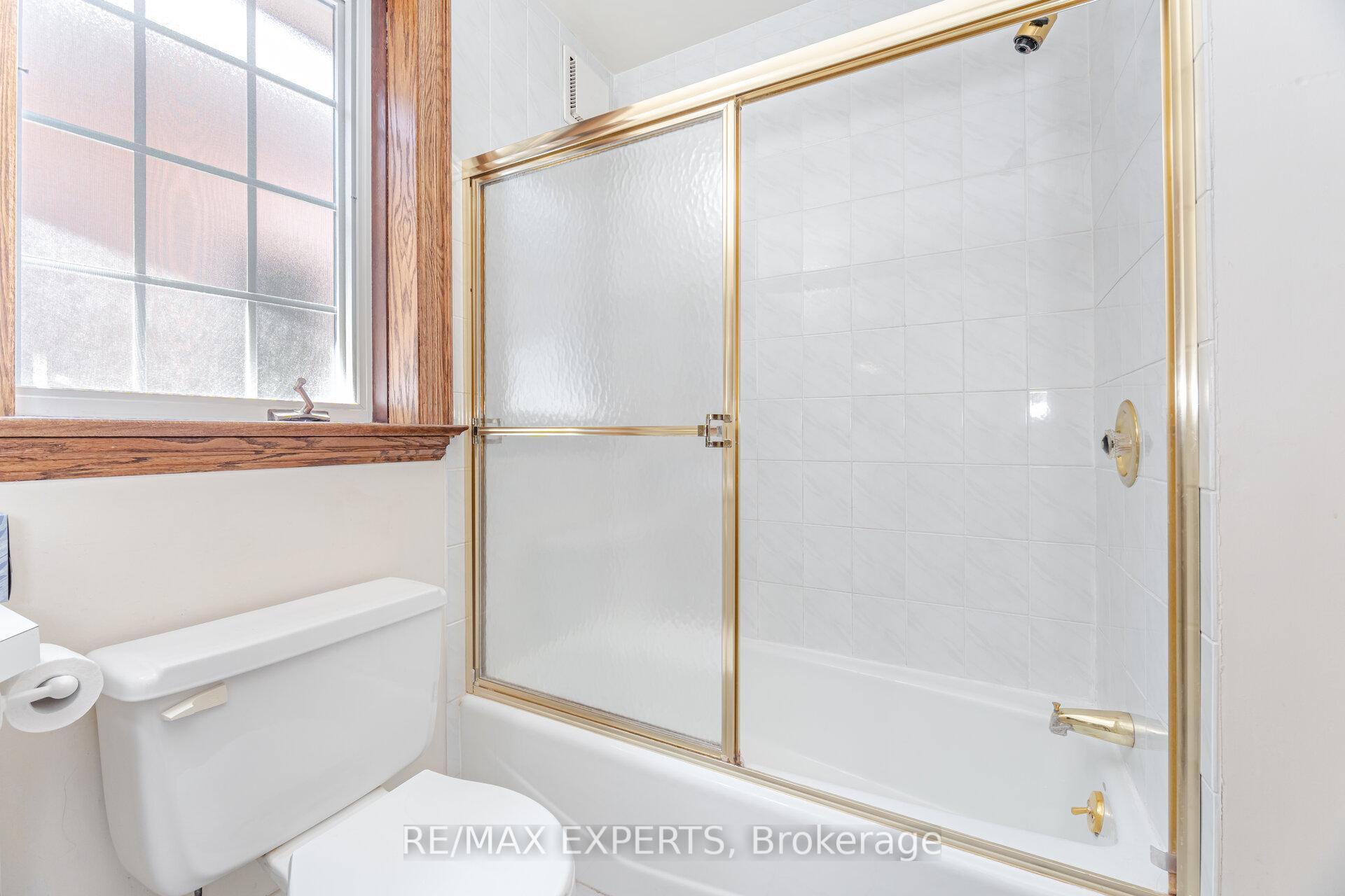 Photo 41 of 121 Belsize Drive, Toronto, Mount Pleasant West — HOMEH