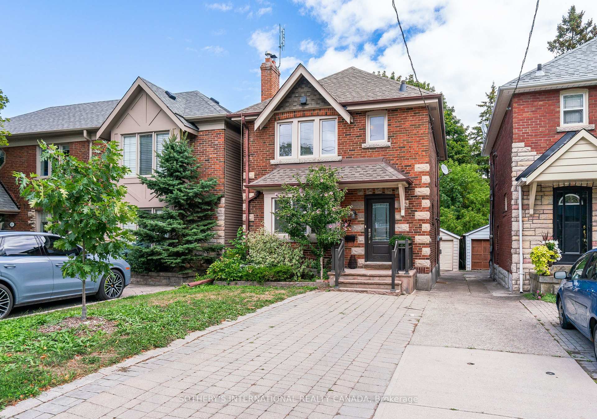 Photo 2 of 147 Rumsey Road, Toronto, Leaside — HOMEH