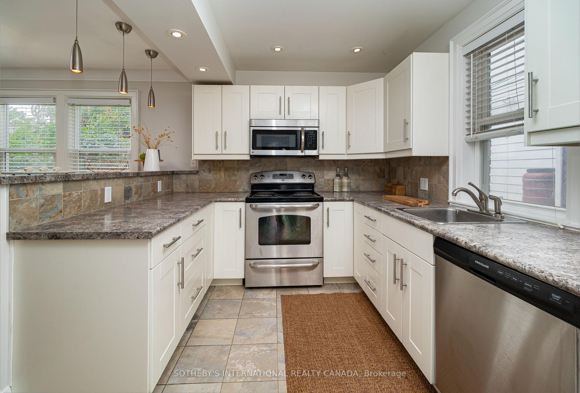 Photo 8 of 147 Rumsey Road, Toronto, Leaside — HOMEH