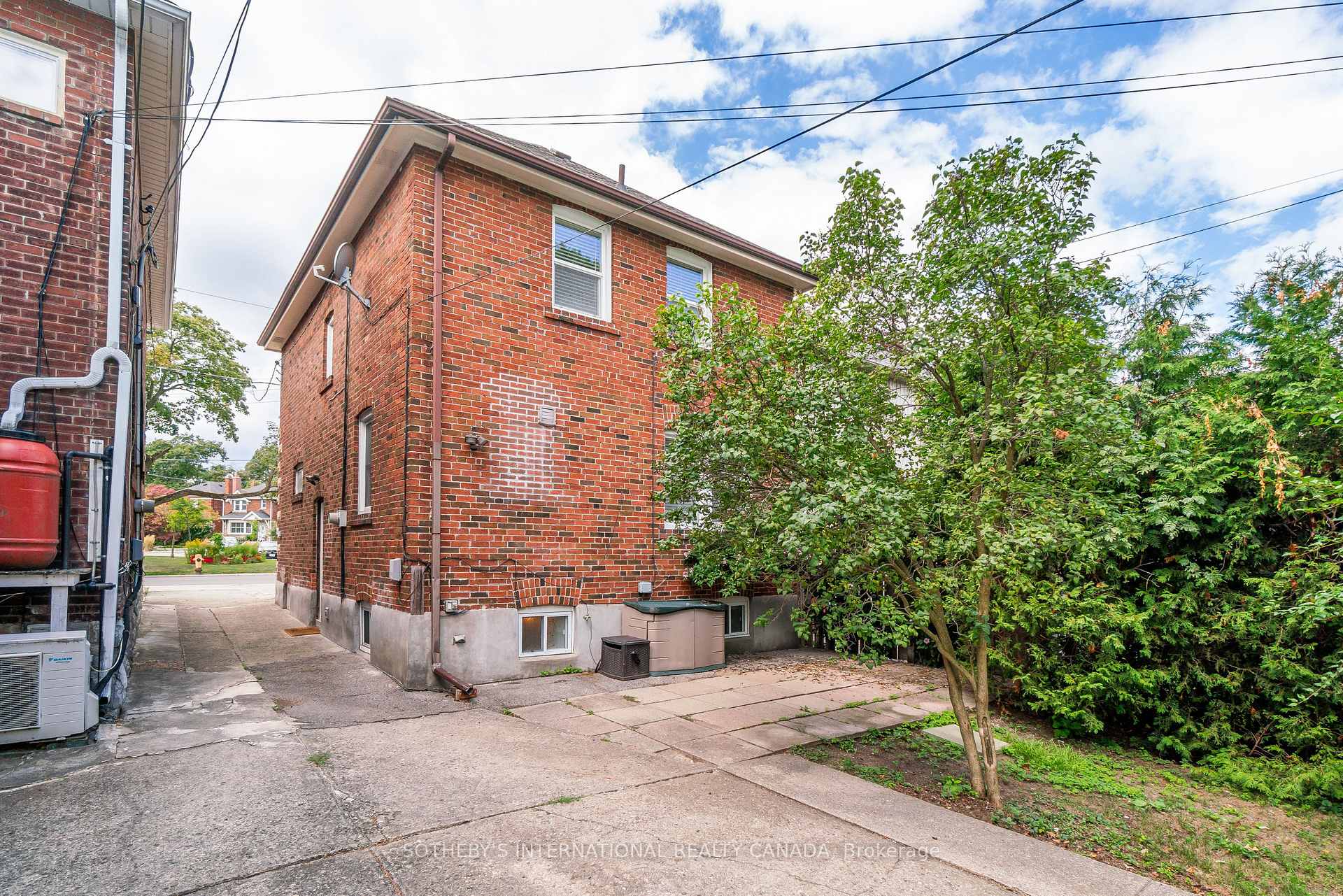 Photo 30 of 147 Rumsey Road, Toronto, Leaside — HOMEH