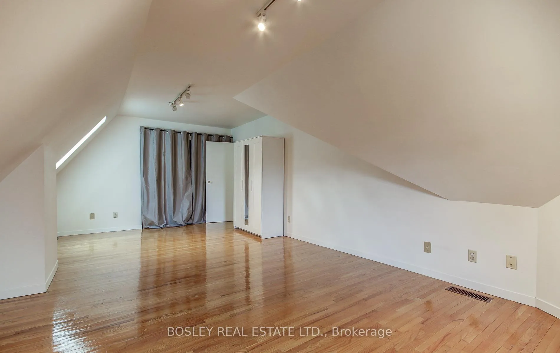 Photo 19 of Unit Upper, 376 Berkeley Street, Toronto, Moss Park — HOMEH
