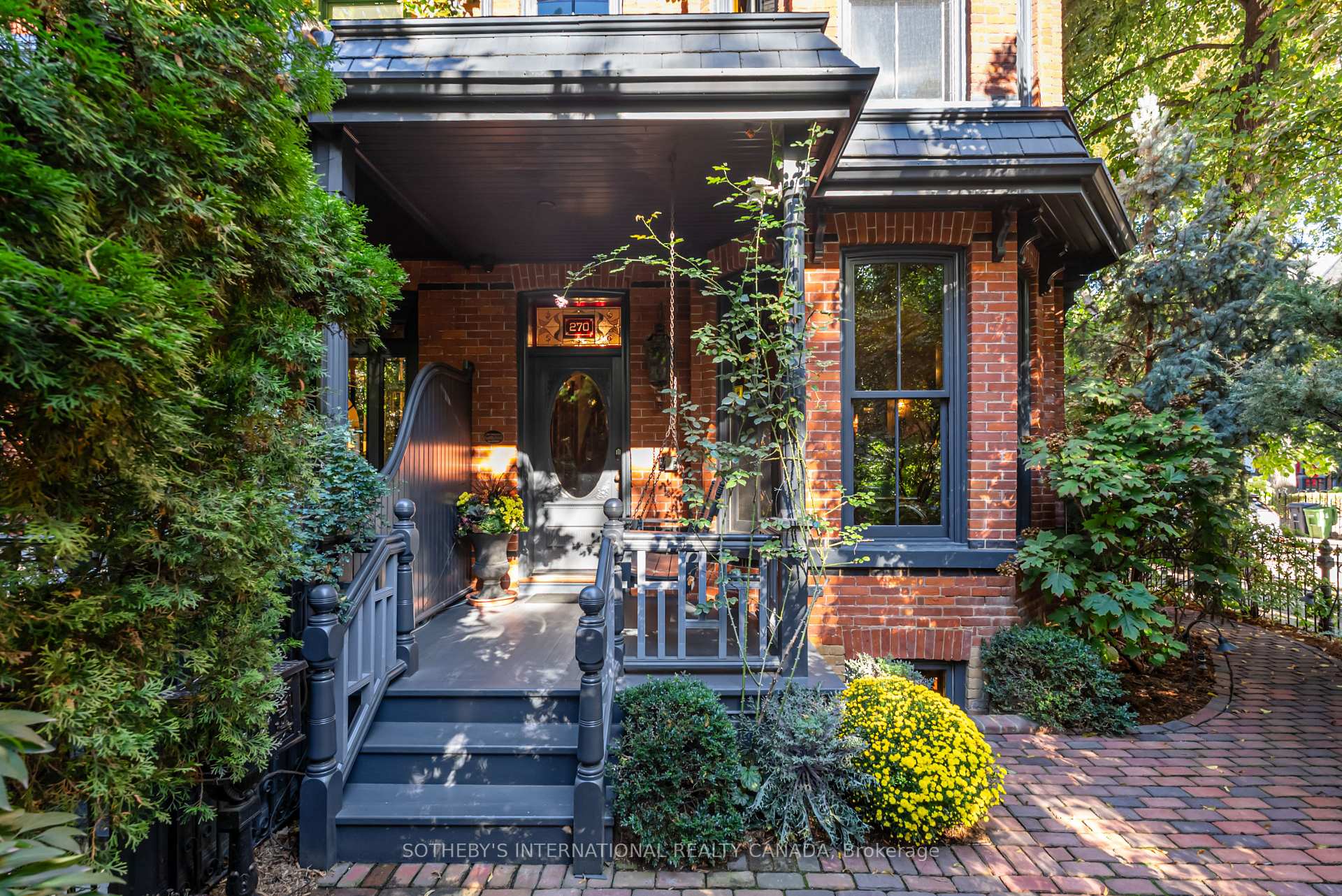 Front of 270 Carlton Street