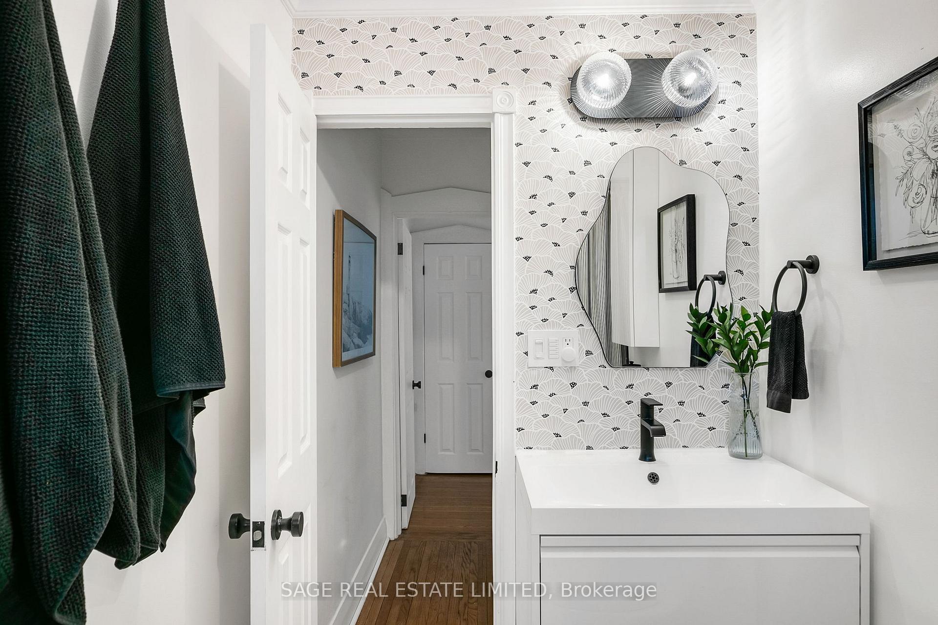 Photo 25 of 40 Kildonan Road, Toronto, East End-Danforth — HOMEH
