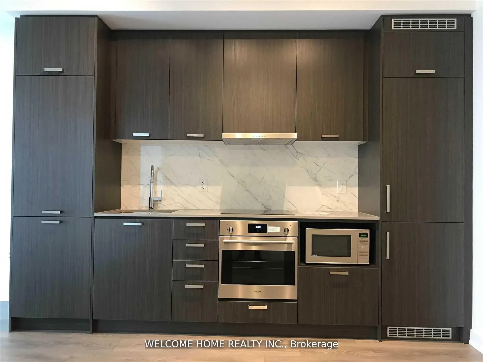 Photo 3 of Unit 710, 38 Honeycrisp Crescent, Vaughan, Vaughan Corporate Centre — HOMEH