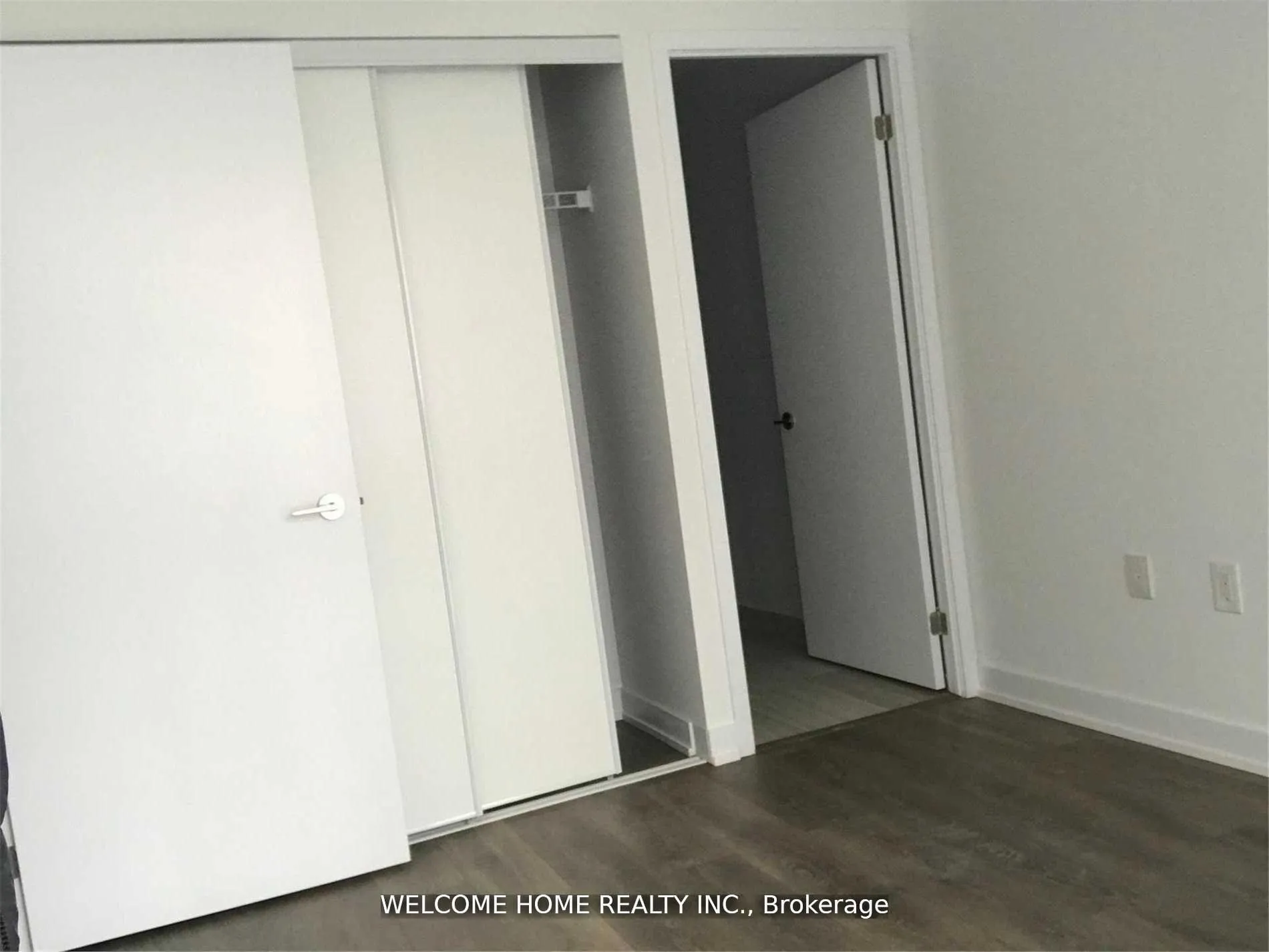 Photo 5 of Unit 710, 38 Honeycrisp Crescent, Vaughan, Vaughan Corporate Centre — HOMEH