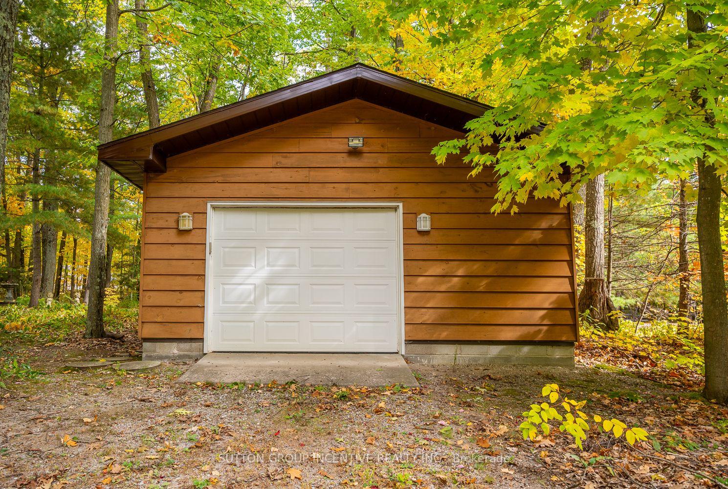 Photo 3 of 11 Bourgeois Court, Tiny, Rural Tiny — HOMEH