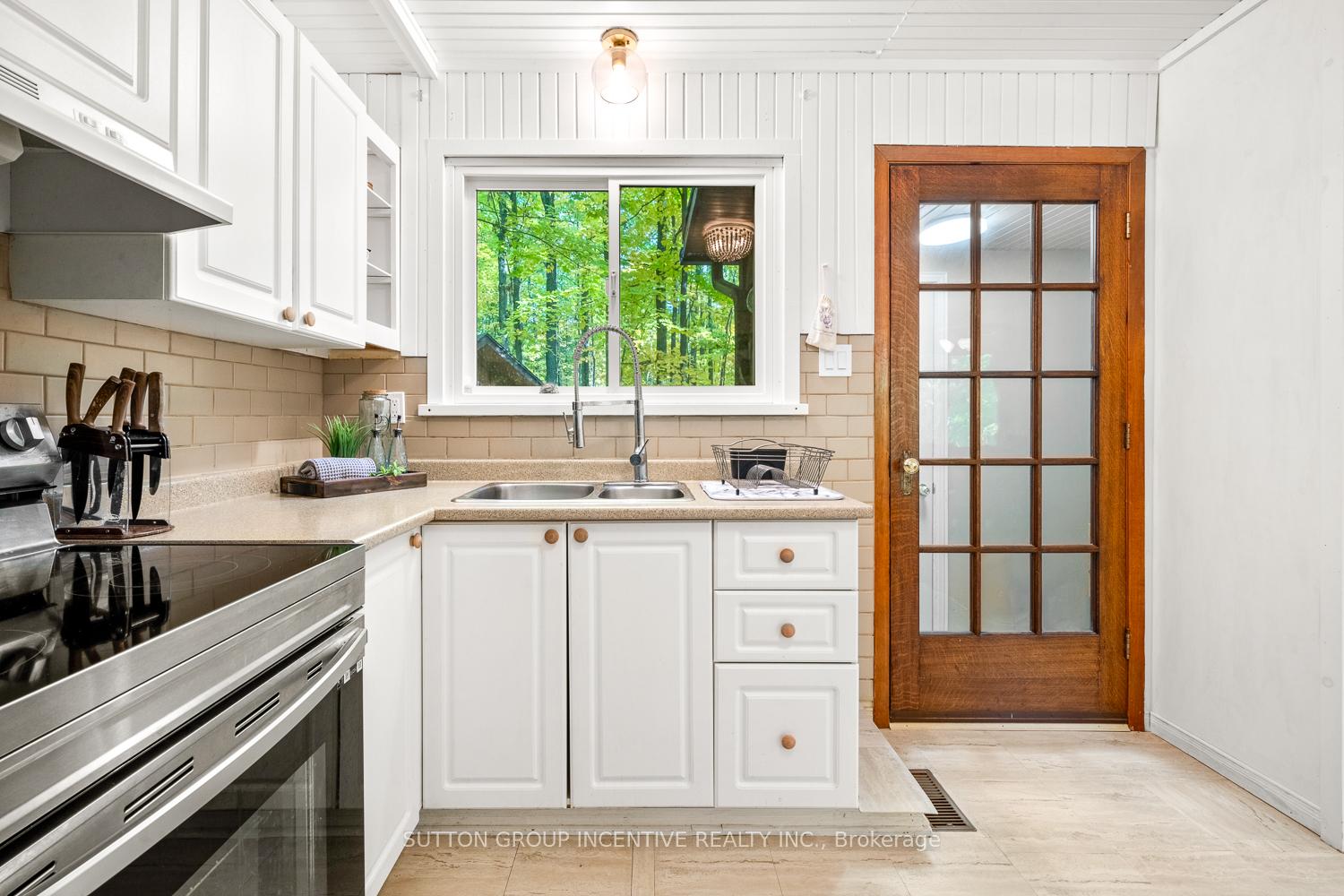 Photo 20 of 11 Bourgeois Court, Tiny, Rural Tiny — HOMEH