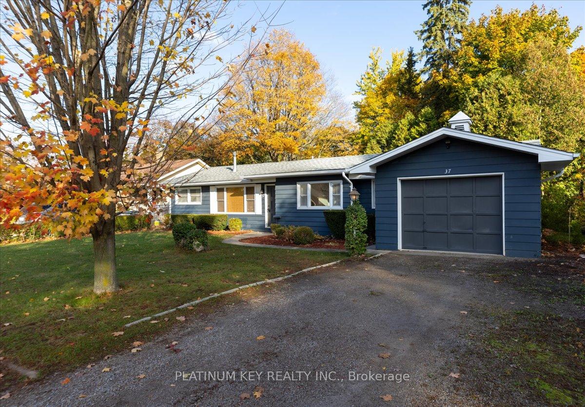 Photo 2 of 37 Arnella Crescent, Strathroy-Caradoc, NE — HOMEH