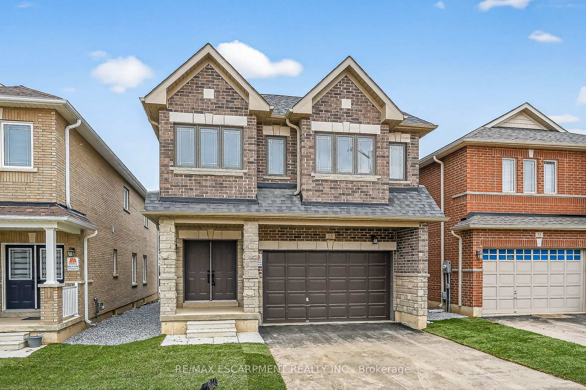 Photo 3 of 15 Huntsworth Avenue, Thorold, Thorold Downtown — HOMEH