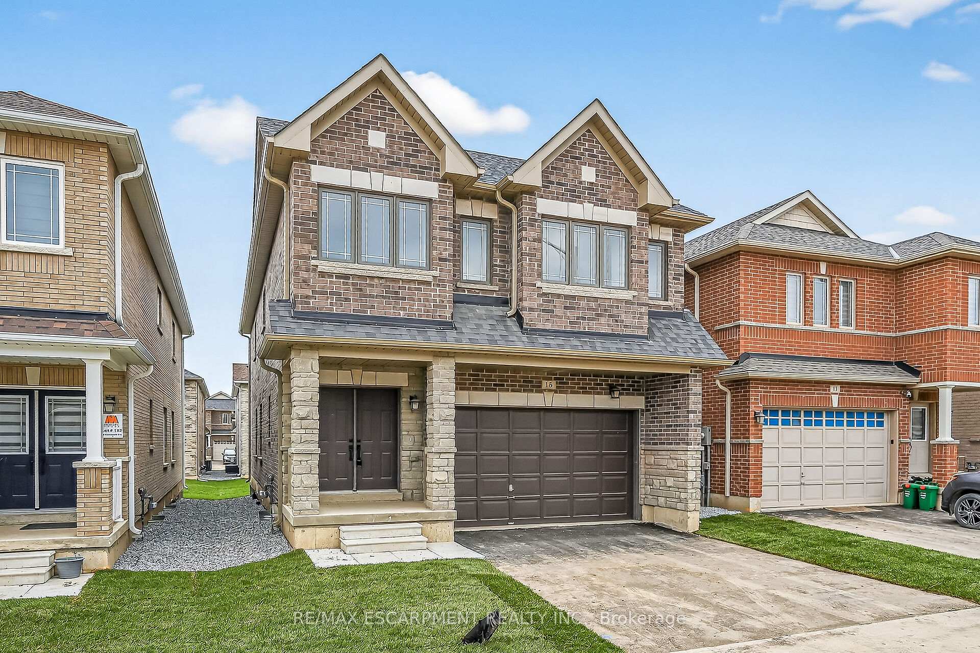 Photo 4 of 15 Huntsworth Avenue, Thorold, Thorold Downtown — HOMEH