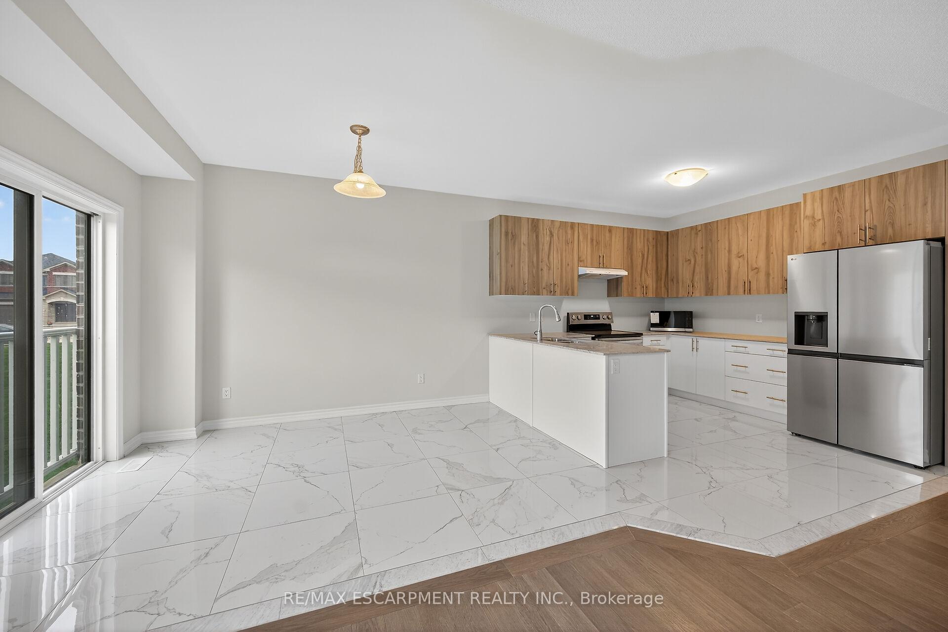 Photo 16 of 15 Huntsworth Avenue, Thorold, Thorold Downtown — HOMEH