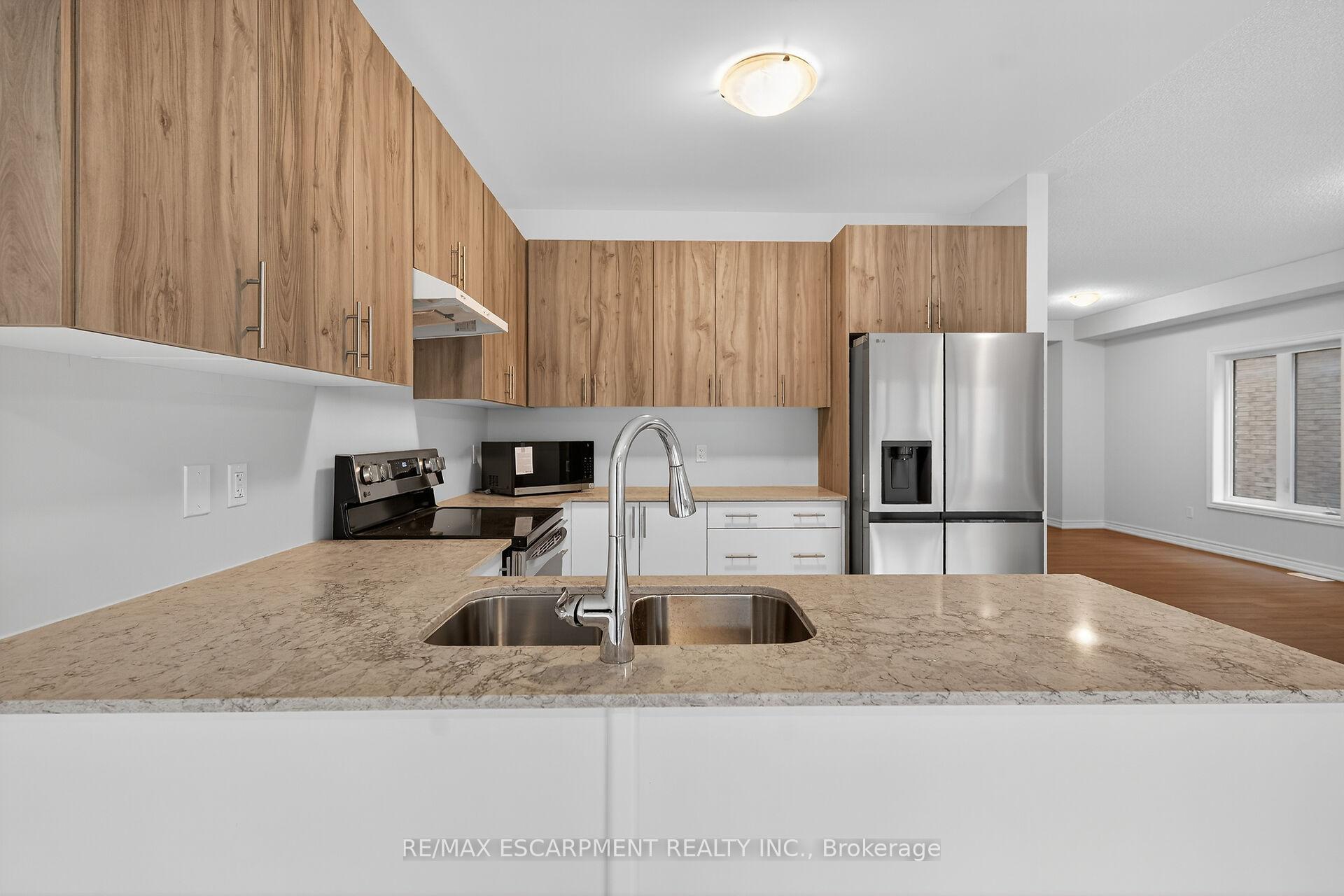Photo 18 of 15 Huntsworth Avenue, Thorold, Thorold Downtown — HOMEH