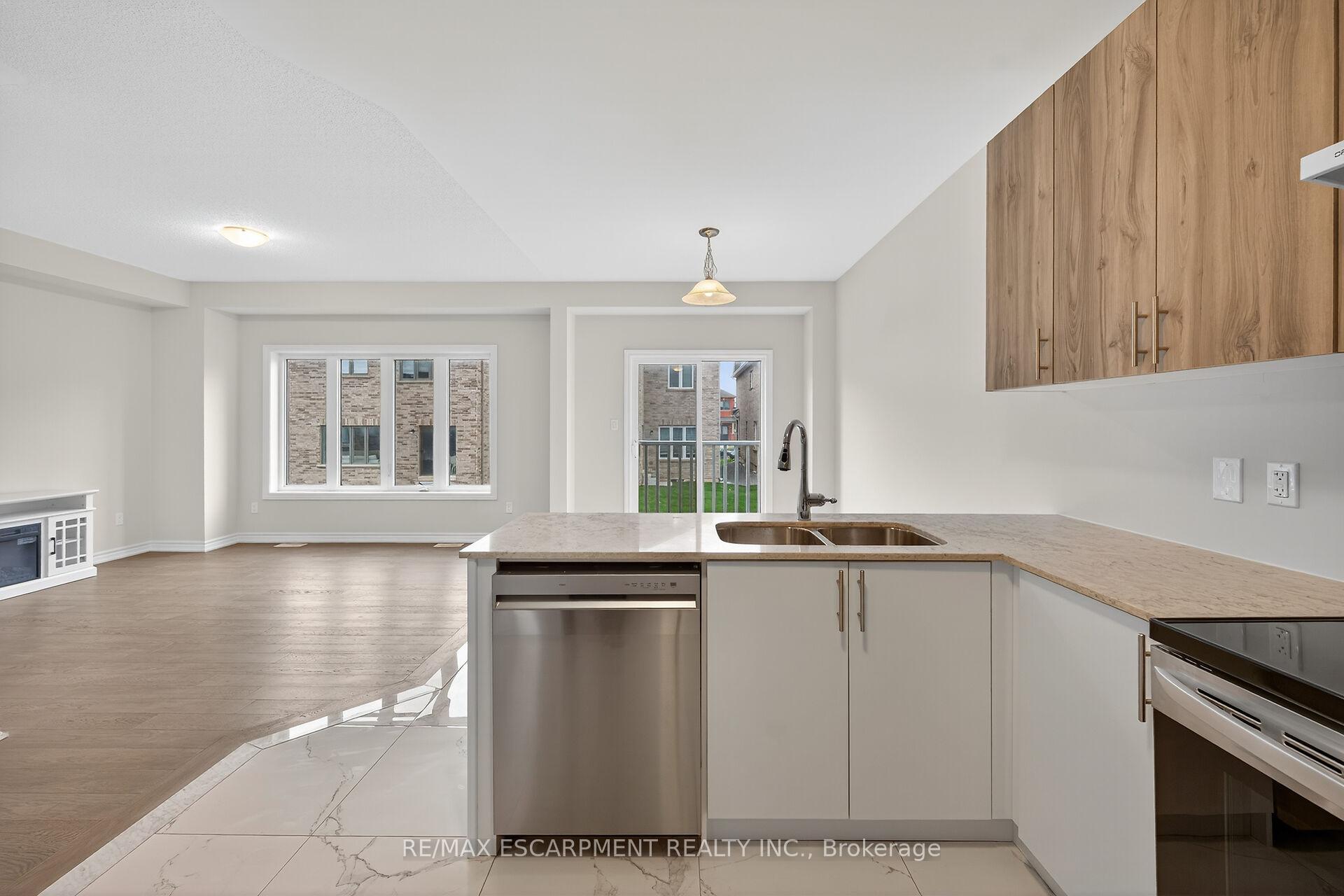 Photo 19 of 15 Huntsworth Avenue, Thorold, Thorold Downtown — HOMEH