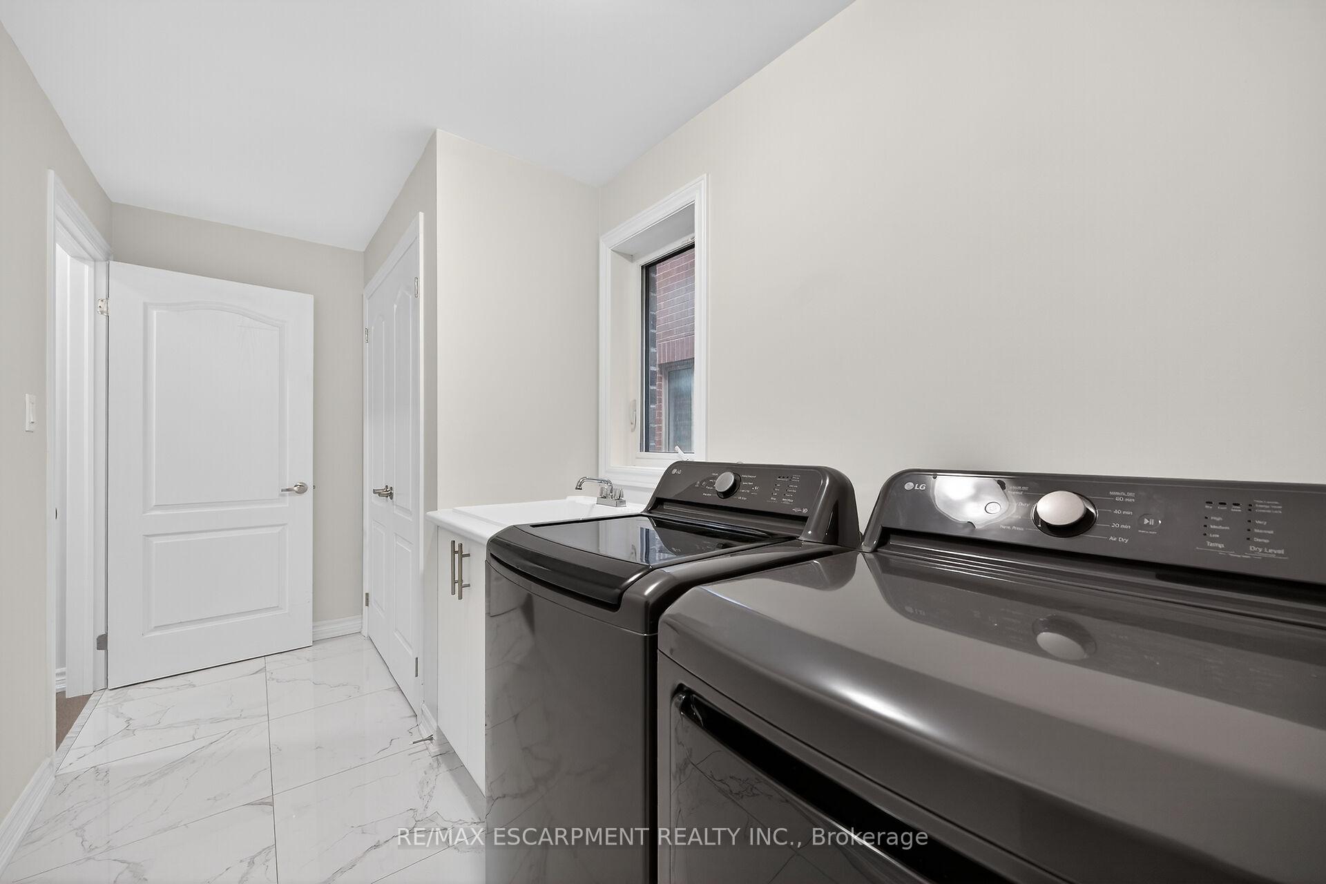 Photo 25 of 15 Huntsworth Avenue, Thorold, Thorold Downtown — HOMEH
