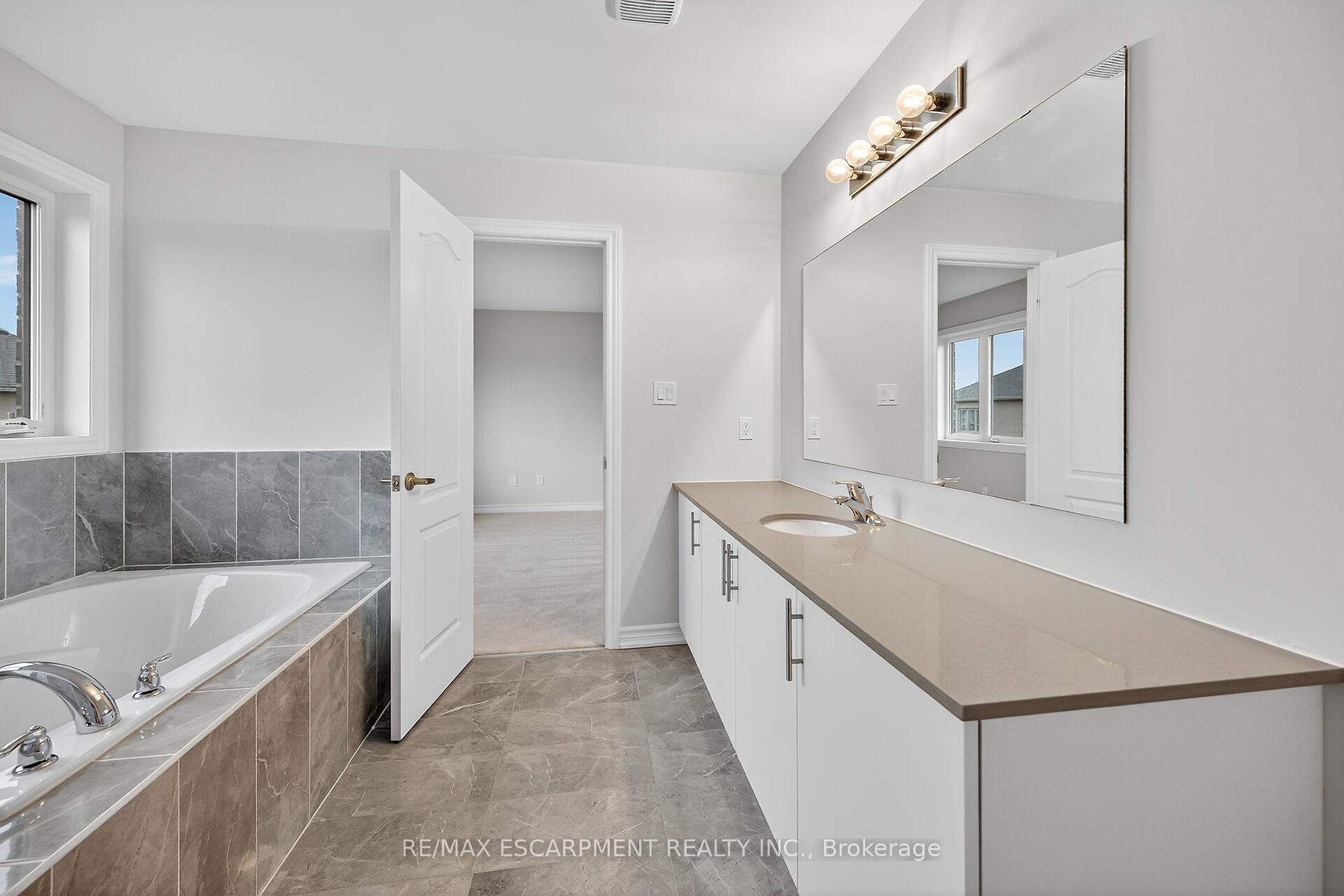 Photo 31 of 15 Huntsworth Avenue, Thorold, Thorold Downtown — HOMEH