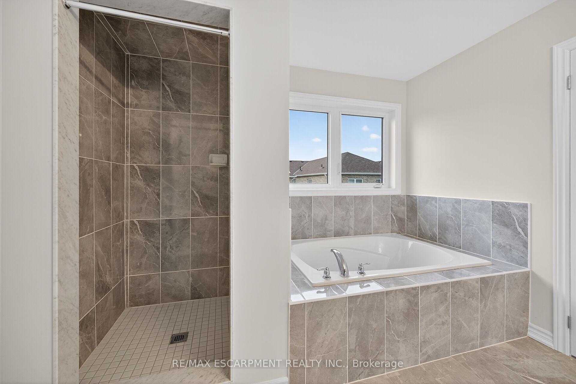 Photo 32 of 15 Huntsworth Avenue, Thorold, Thorold Downtown — HOMEH