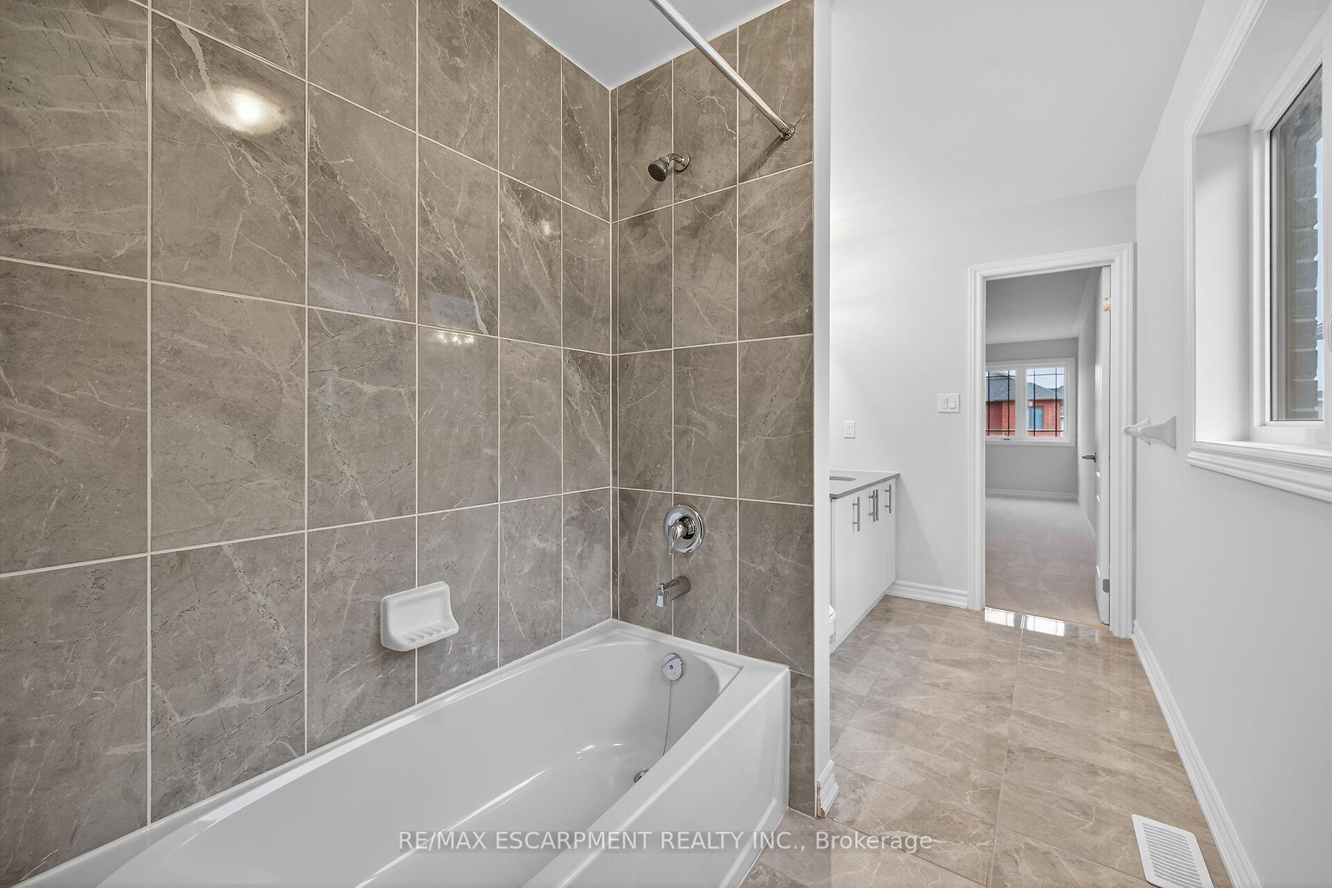Photo 37 of 15 Huntsworth Avenue, Thorold, Thorold Downtown — HOMEH