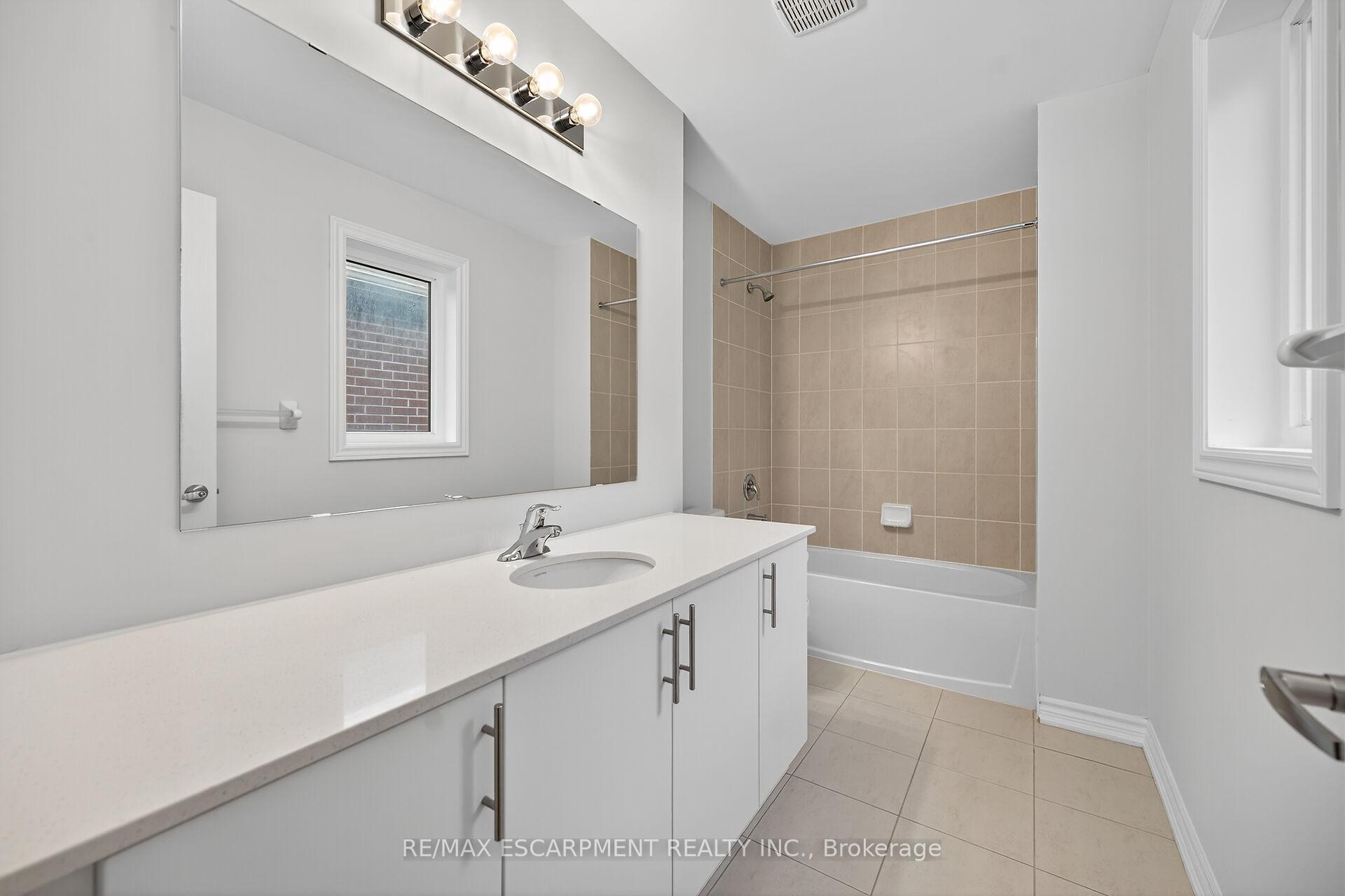 Photo 43 of 15 Huntsworth Avenue, Thorold, Thorold Downtown — HOMEH