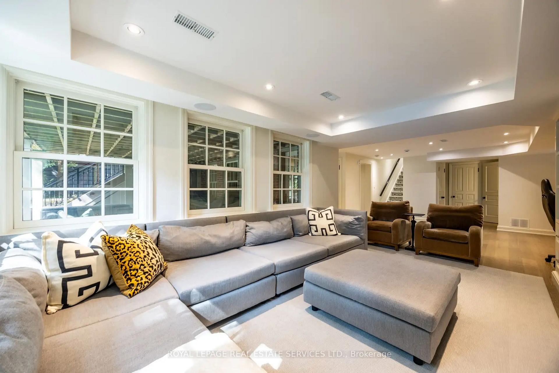 Photo 28 of 55 Douglas Drive, Toronto, Rosedale-Moore Park — HOMEH