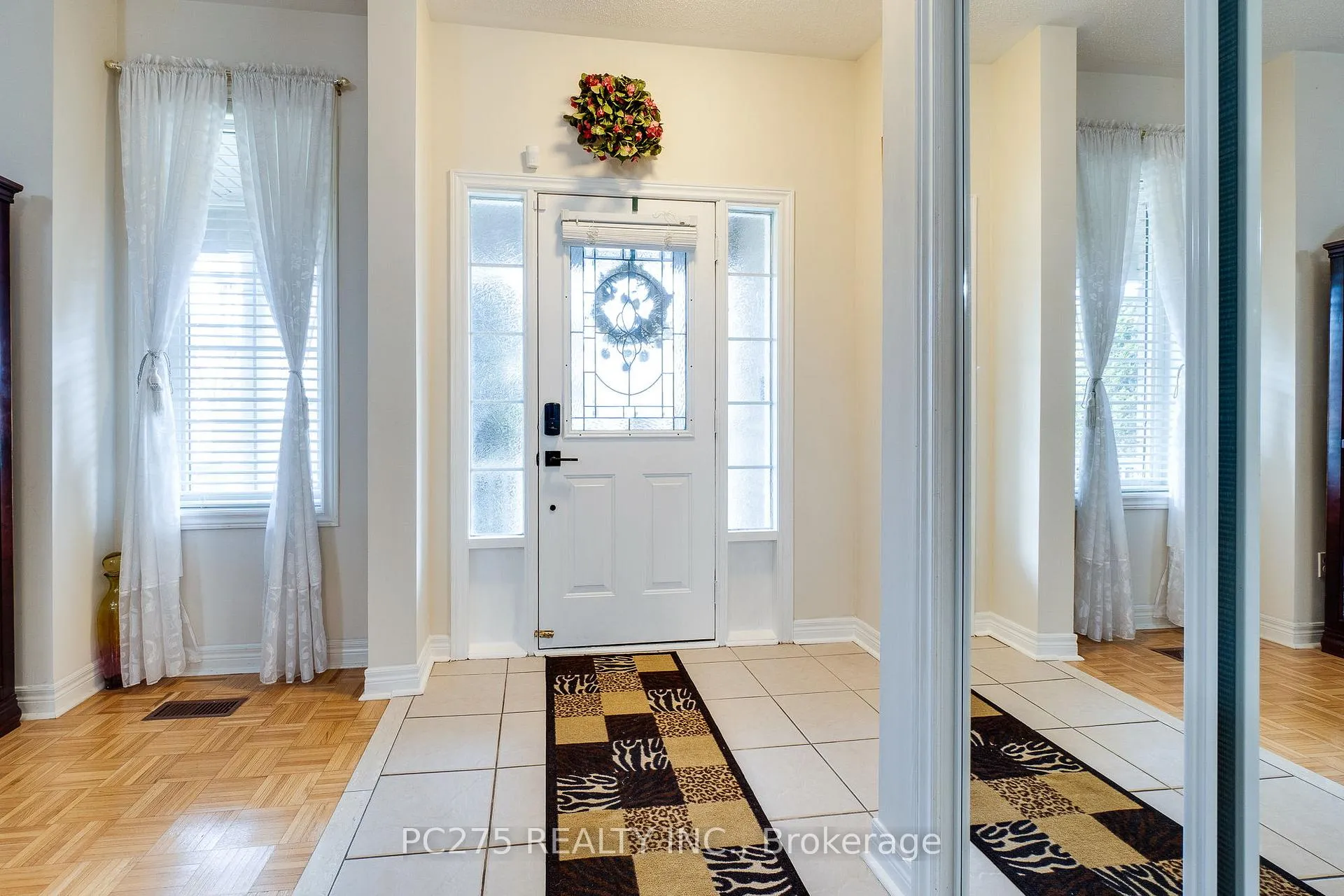 Photo 8 of 24 Wheatfield Drive, Vaughan, Vellore Village — HOMEH