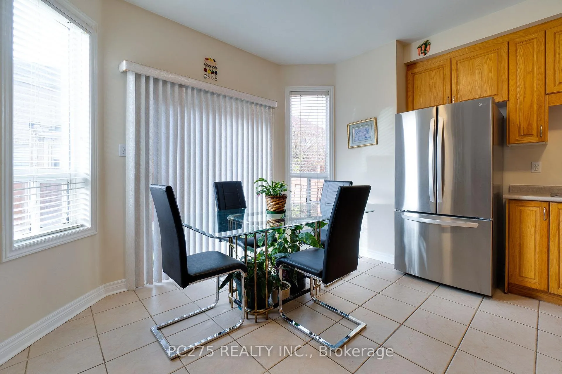 Photo 18 of 24 Wheatfield Drive, Vaughan, Vellore Village — HOMEH