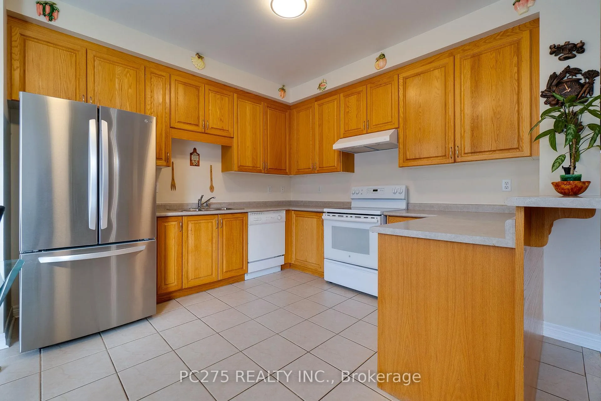 Photo 19 of 24 Wheatfield Drive, Vaughan, Vellore Village — HOMEH