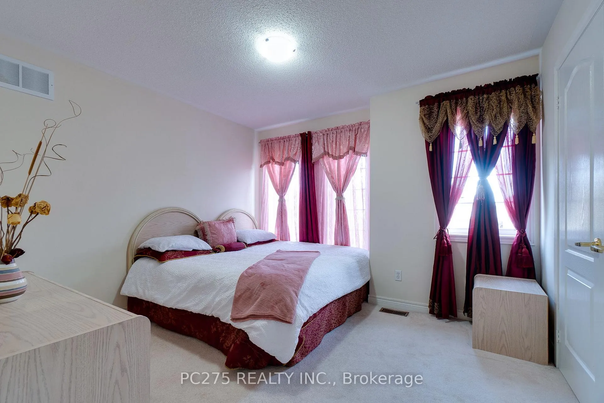 Photo 29 of 24 Wheatfield Drive, Vaughan, Vellore Village — HOMEH