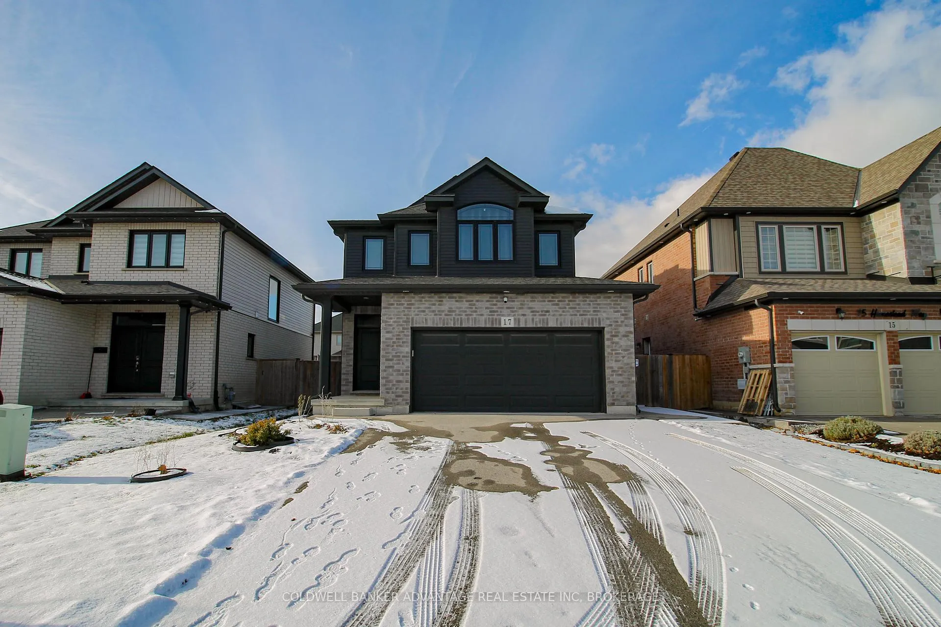 Photo 2 of 17 Homestead Way, Thorold, Rolling Meadows — HOMEH