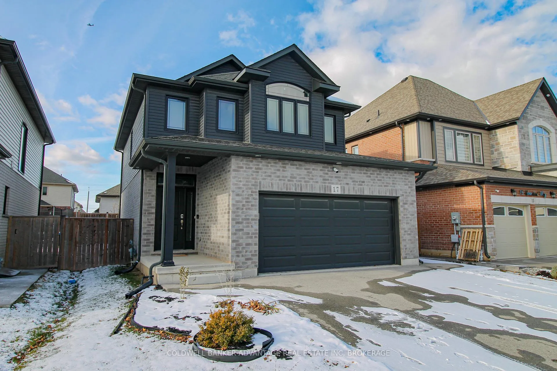 Photo 3 of 17 Homestead Way, Thorold, Rolling Meadows — HOMEH