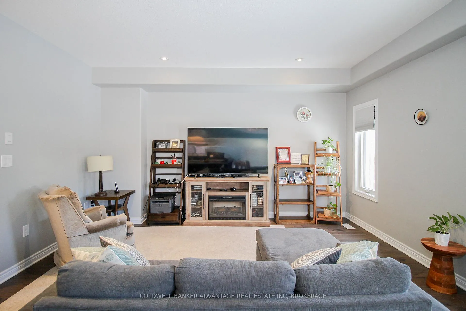 Photo 10 of 17 Homestead Way, Thorold, Rolling Meadows — HOMEH