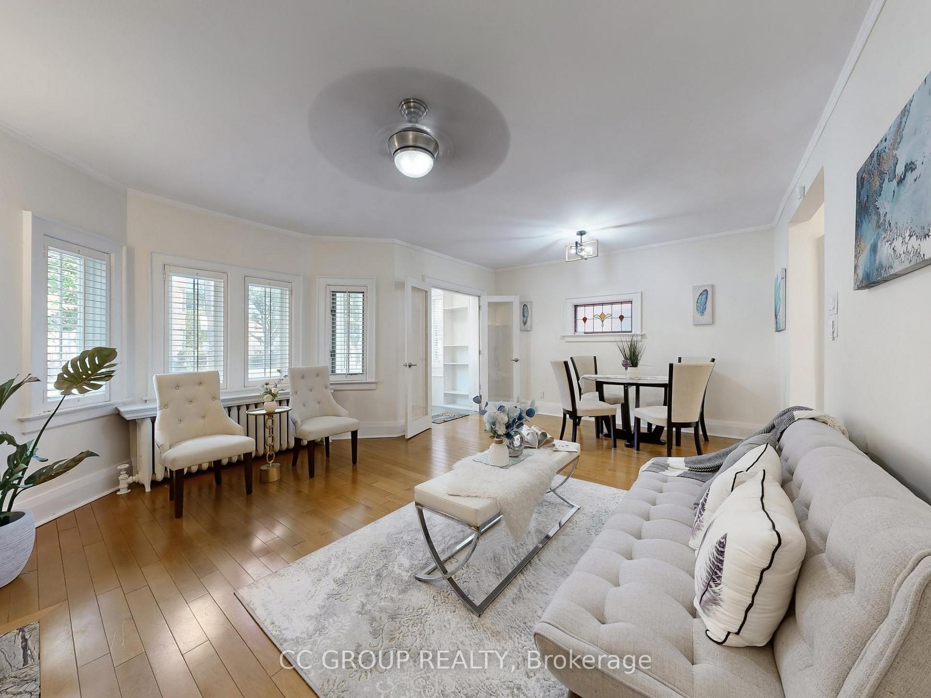 Front of Unit Main, 162 St Clair Avenue E