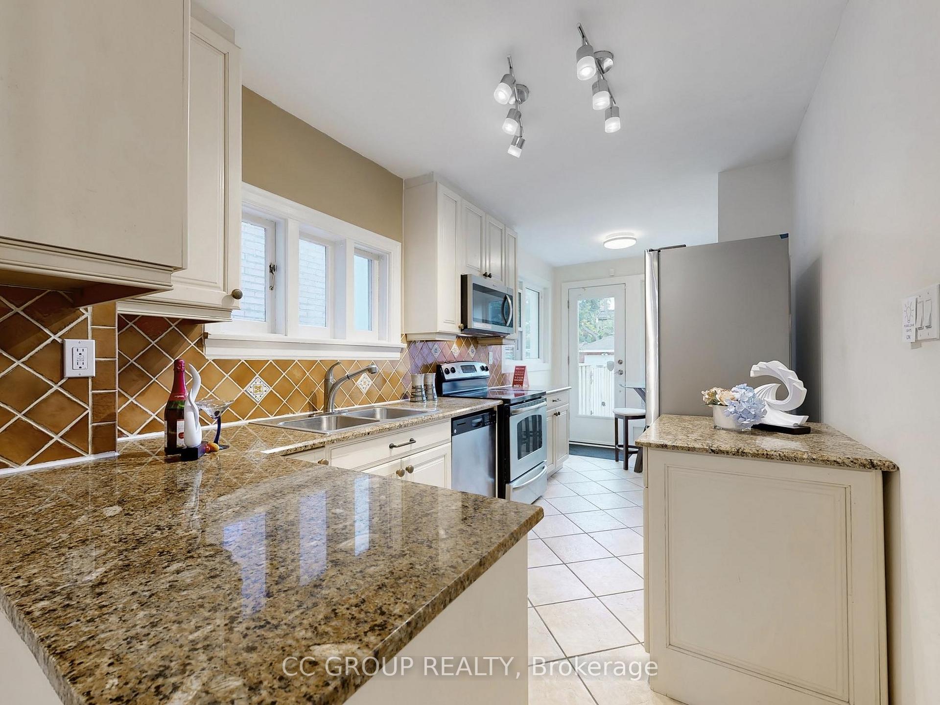 Photo 11 of 162 St Clair Avenue E, Toronto, Rosedale-Moore Park — HOMEH
