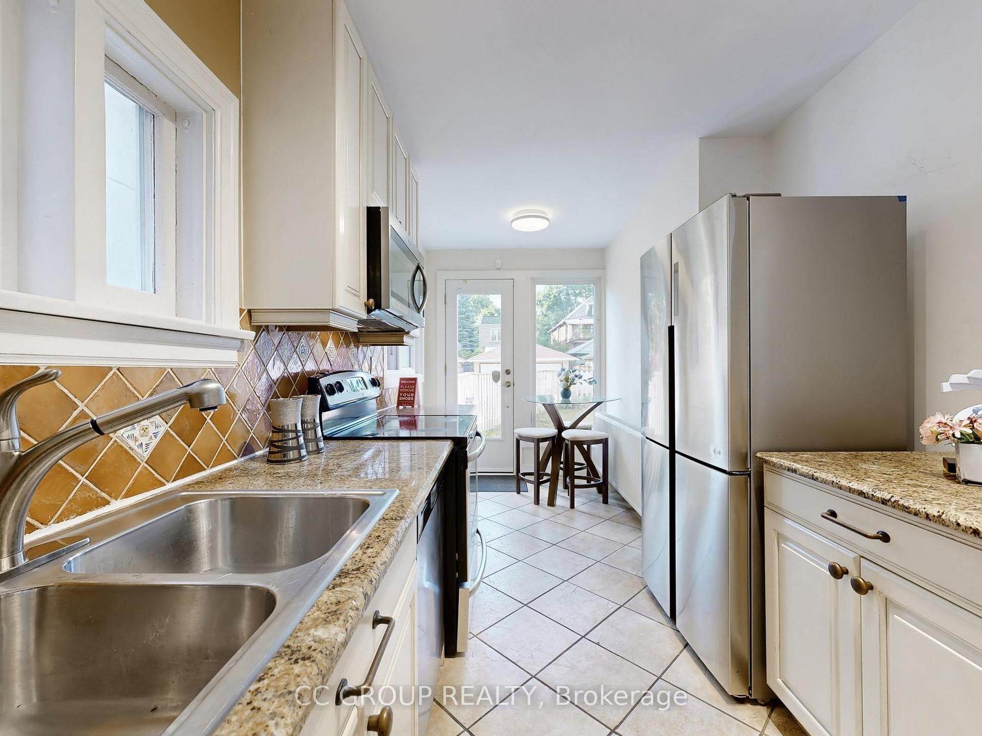 Photo 12 of 162 St Clair Avenue E, Toronto, Rosedale-Moore Park — HOMEH