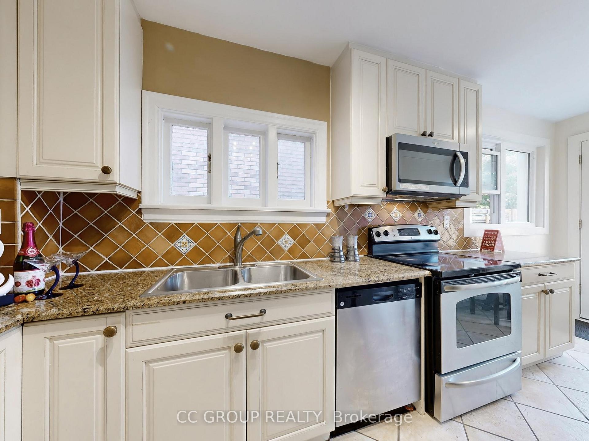 Photo 13 of 162 St Clair Avenue E, Toronto, Rosedale-Moore Park — HOMEH