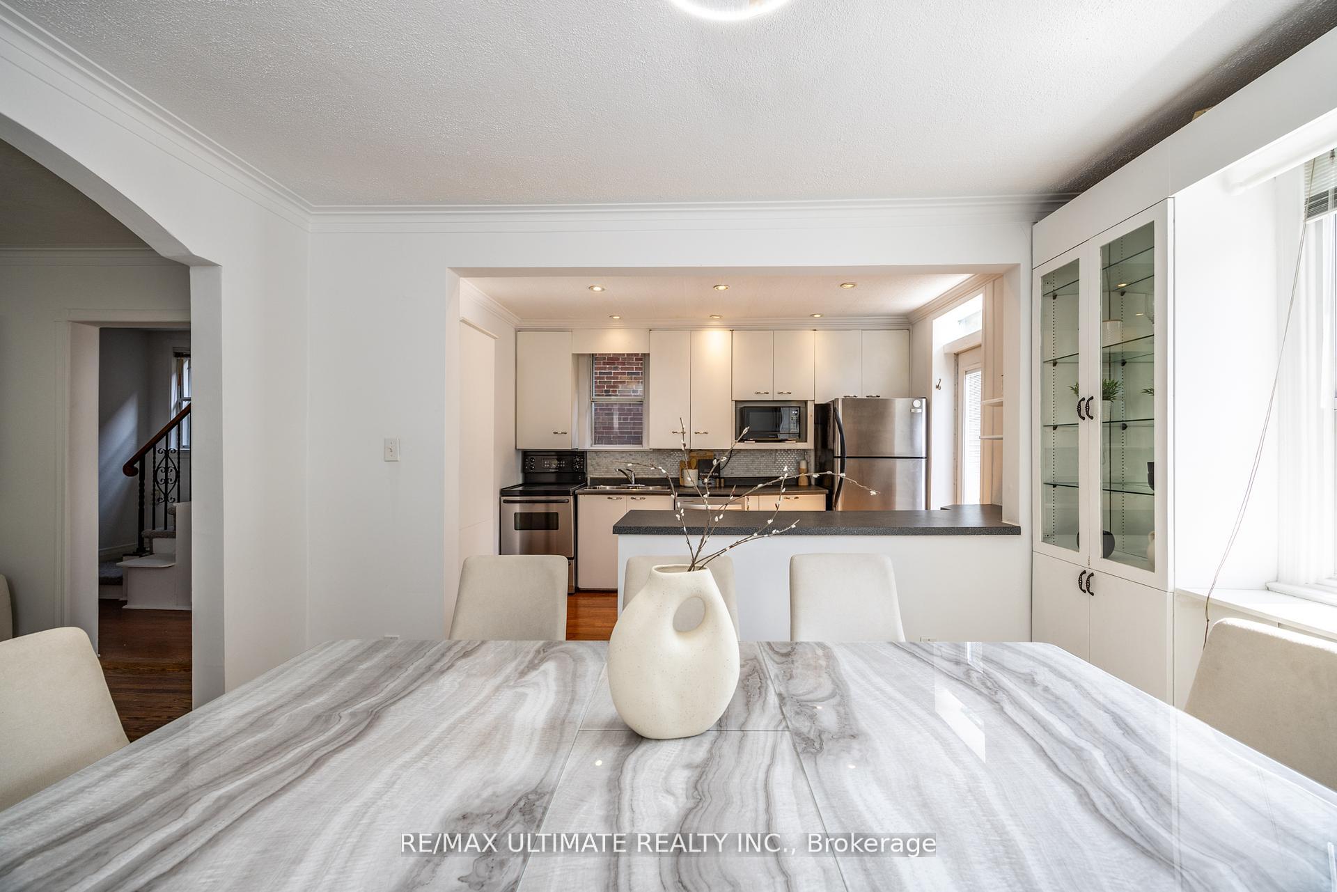 Photo 14 of 221 Donlea Drive, Toronto, Leaside — HOMEH